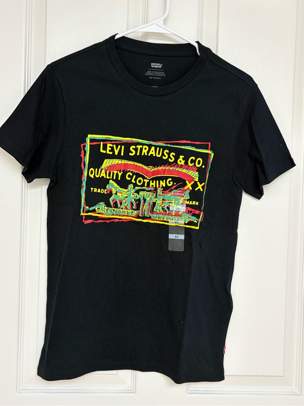 Levi’s Men’s Graphic T-Shirt Black Multicolor Levi Strauss Logo Tee Size XS NWT